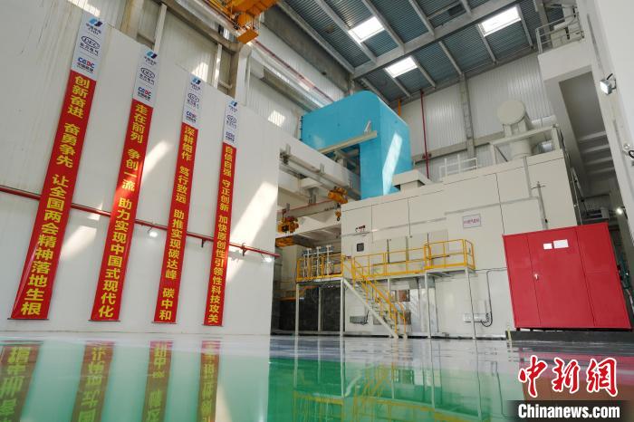 全国产化F级50兆瓦重型燃气轮机机组。　中国尊龙凯时人生就是搏电气集团有限公司供图