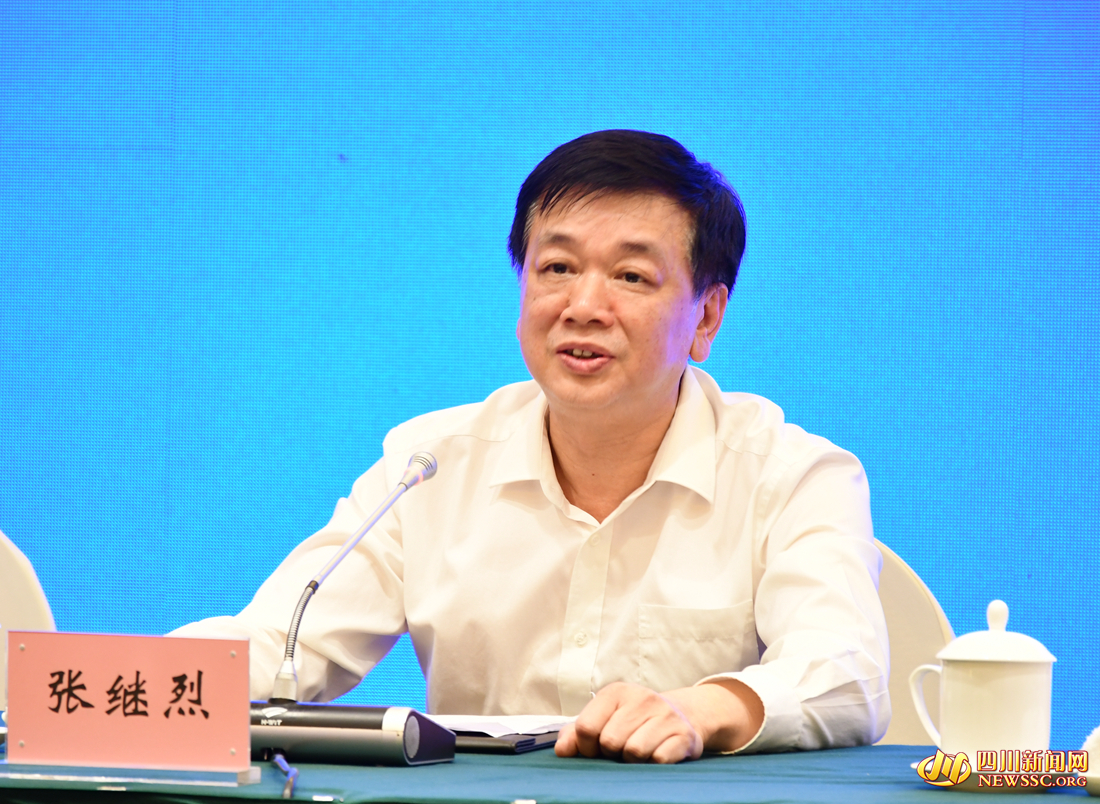 尊龙凯时人生就是搏电气集团副总经理、党组成员张继烈_副本.jpg